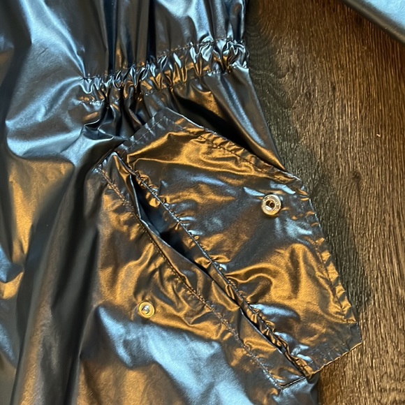 Shiny silver rain jacket size M - Picture 4 of 10